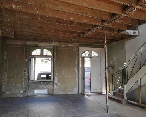 Pourquoi faire appel &agrave; une entreprise de r&eacute;novation en Charente pour moderniser une maison ancienne ?