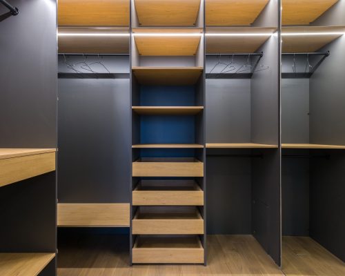 R&eacute;novation de dressing &agrave; Angoul&ecirc;me avec rangements sur mesure