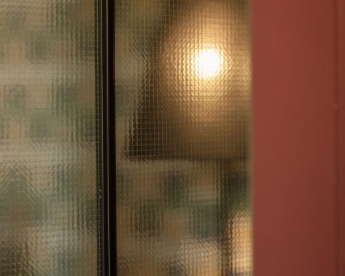 Verri&egrave;re int&eacute;rieure &agrave; Angoul&ecirc;me entre cuisine et s&eacute;jour